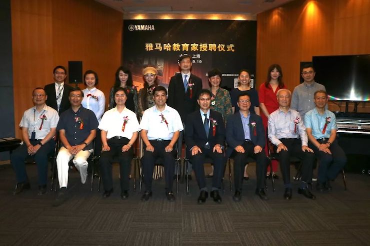 AG旗舰厅携手中国多位教育家，共同谱写中国艺术教育发展新乐章|热烈祝贺2018AG旗舰厅教育家授聘仪式成功举办！